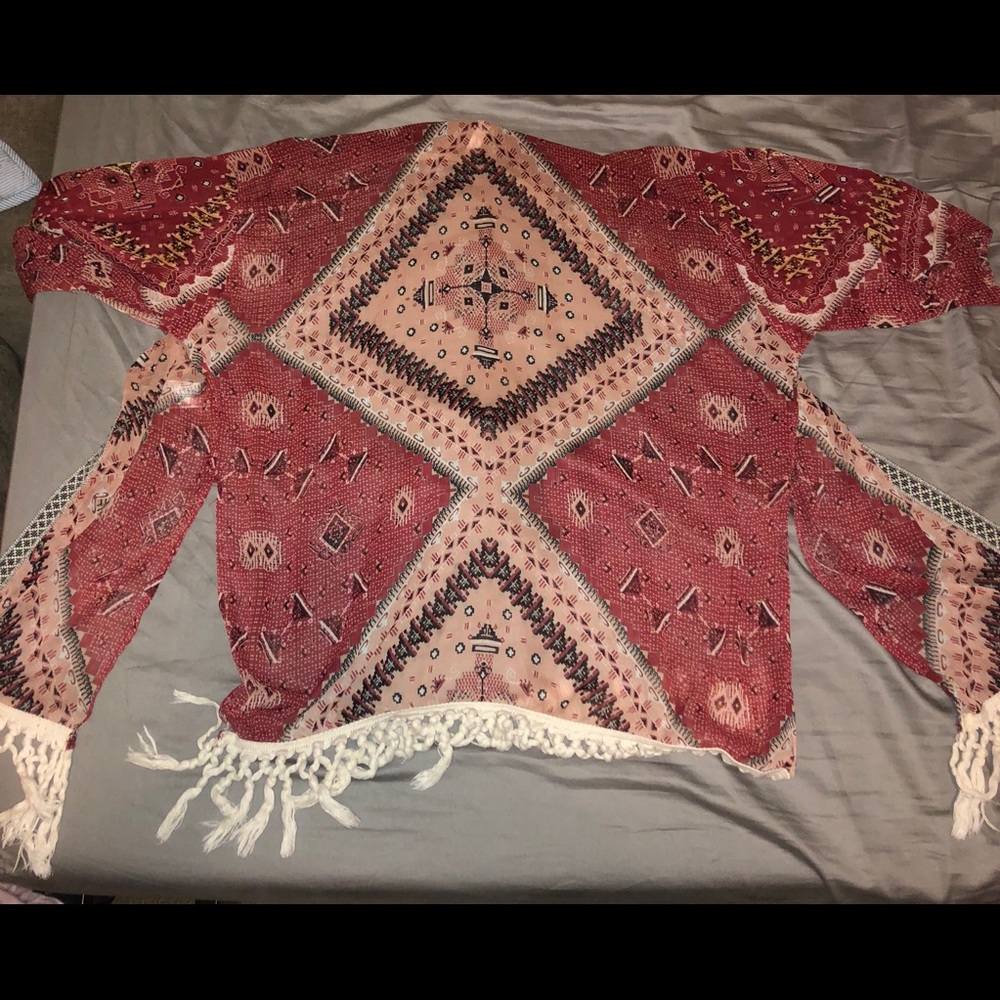 Patterned shawls - Picture 4 of 5